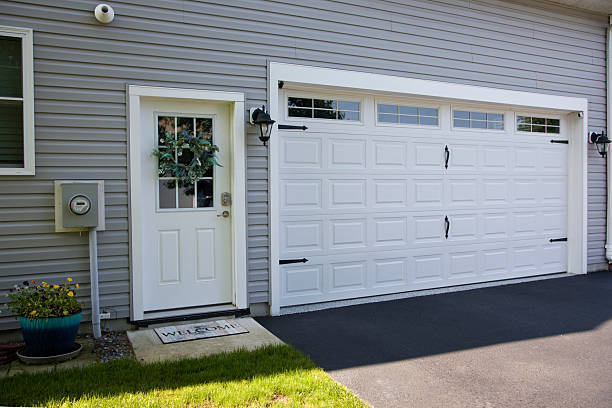 24/7 Emergency Garage Door Panel Replacement experts in Twin Grove, IL